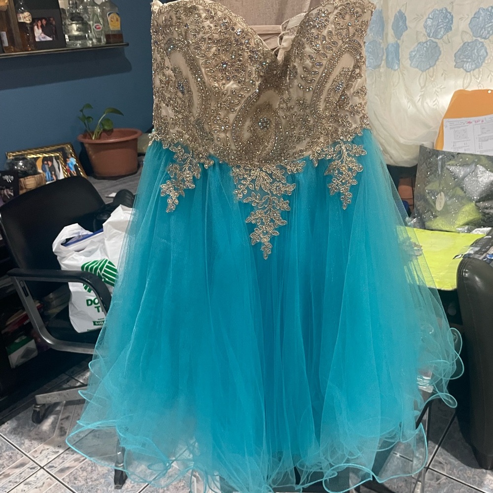 -Turquoise Dress 
-Dama/ Quinceañera Dress -size: small